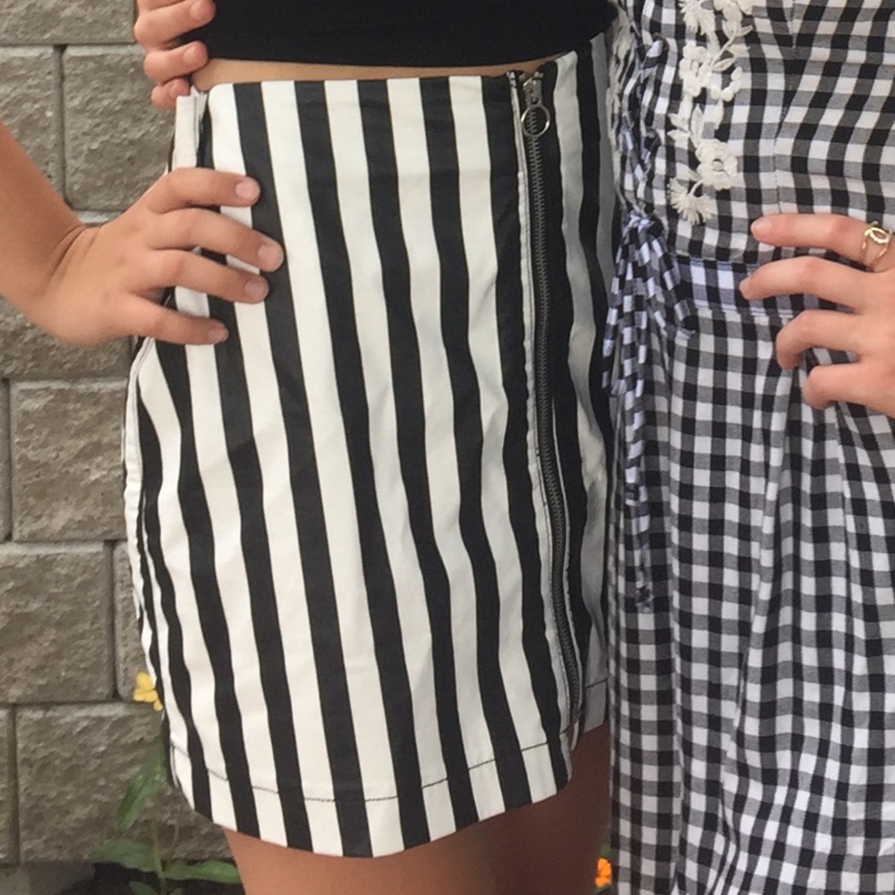 Forever 21 leather zip up skirt worn once for this